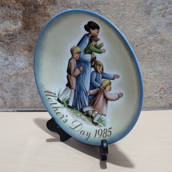 Schmid Hummel Mothers Day 1985 A Mothers Journey Decorative Wall Hanging Plate - Picture 9 of 11